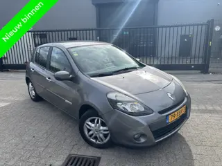 Renault Clio 1.5 dCi Navigatie|Cruise|Airco (bj 2012)