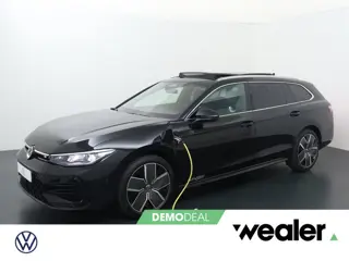 Volkswagen Passat Variant R-Line Edition 1.5 eHybrid 150 kW / 204 PK DSG | Trekhaak wegklapbare koge