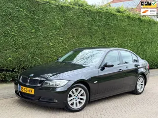 BMW 3-serie 318i AUTOMAAT/LEER/NAVI/PDC/RIJDT GOED/APK 2027!
