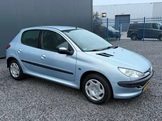 Peugeot 206 1.4 X-line AUTOMAAT!5DEURS!APK2026!KOOPJE!