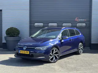 Volkswagen Golf Variant 1.5 eTSI R-Line | Navigatie | Camera | DAB | Trekhaak |