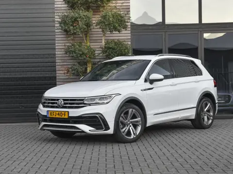 Volkswagen Tiguan 1.5 TSI R-Line Navi Camra ACC 19 Inch Velgen