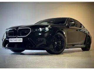 BMW 5-serie M5 |Keramisch |Carbon Pakket |Stoelventilatie |Iconic glow |Bowers & Wilkins |360°