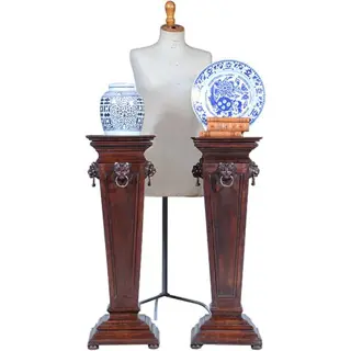 Stel van 2 Neo-renaissance zuilen ca 1860 met leeuwenmaskers