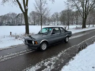BMW 3-serie E21 318i BAUR 5 versnellingen