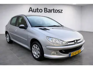 Peugeot 206 1.4 Forever zeer mooi