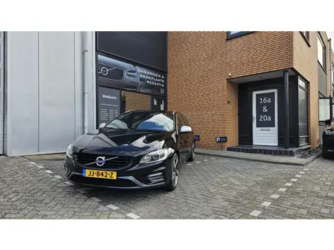 Volvo V60 1.5 T3 R-Design