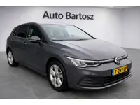 Volkswagen Golf | 64.138 km | Adaptieve cruise control | Parkeercamera | LED | Navigatie | Clima | C