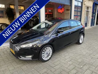 Ford Focus 1.0 Titanium Edition NIEUWE APK. (bj 2015)