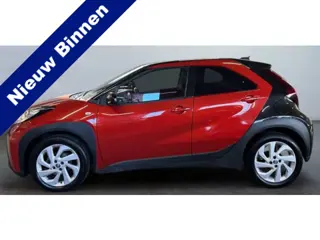 Toyota Aygo X 1.0 VVT-i MT Envy met 15.515 km!!! | Automatische airco | Two tone lak | LM Velgen | C