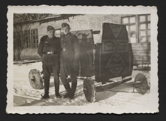 WOII foto: Eén van de allereerste modellen Panzerattrappes