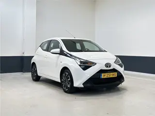Toyota Aygo 1.0 VVT-i x-play | NL | 1 Eig | Apple Carplay/ Android auto| Navigatie | Camera|