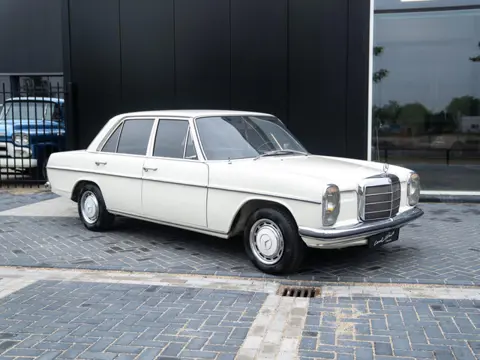 Mercedes-Benz 200-280 (W115) 220
