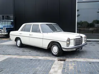 Mercedes-Benz 200-280 (W115) 220