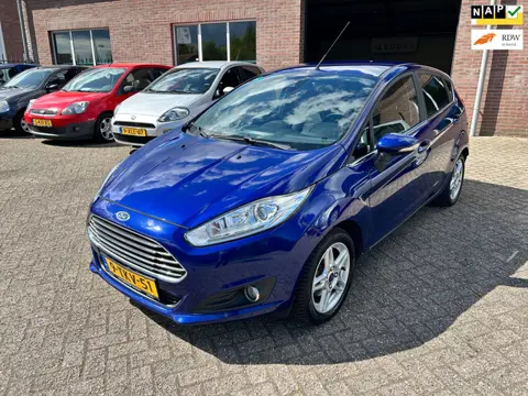 Ford Fiesta 1.0 Titanium//Nieuwe distributieriem en APK !!