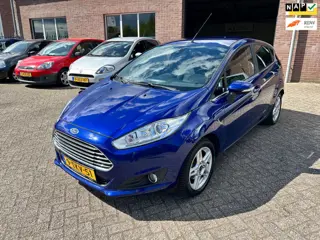 Ford Fiesta 1.0 Titanium//Nieuwe distributieriem en APK !!