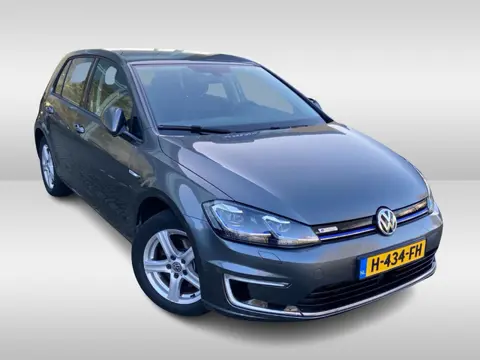 Volkswagen e-Golf e-Golf / Warmtepomp / Camera / Virtual Cockpit / Navigatie / 16'' / DAB / Stoelver