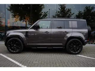 Land Rover Defender 110 P 635 V 8 Octa One of One VERKOCHT