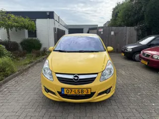 Opel Corsa 1.4-16V Cosmo