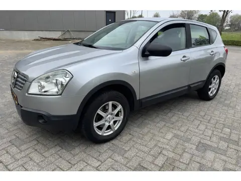 Nissan Qashqai 1.6 Visia NW APk Clima Navi carplay