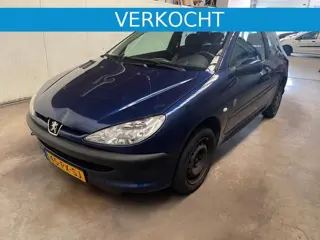Peugeot 206 1.4 3DRS NETTE 206 JAAR APK RIJDT SCHAKELT PERFECT..