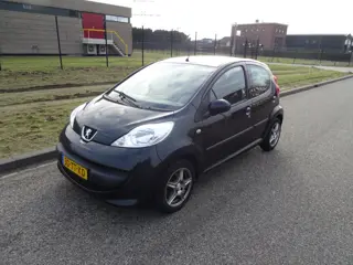 Peugeot 107 1.0-12V XS