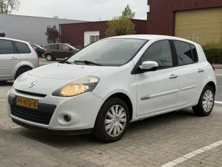 Renault Clio 1.5 dCi 88PK Parisienne Navi GPS Airco Cruise