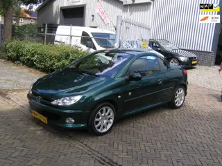 Peugeot 206 CC 2.0-16V Roland Garros nap airco nieuwe apk