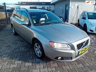 Volvo V70 2.4D Kinetic BJ 2008 NETTE AUTO!! TREKHAAK!!