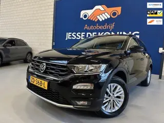 Volkswagen T-Roc 1.5 TSI Style automaat / camera/navigatie/trekhaak/cruise/climate/ bj.2019 / NAP 13