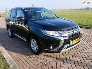 Mitsubishi Outlander 2.4 PHEV Pure AUT AC ** 10999 NETTO **