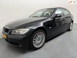 BMW 3-serie 318i Executive # Automaat # Leder # Lmv # Nap