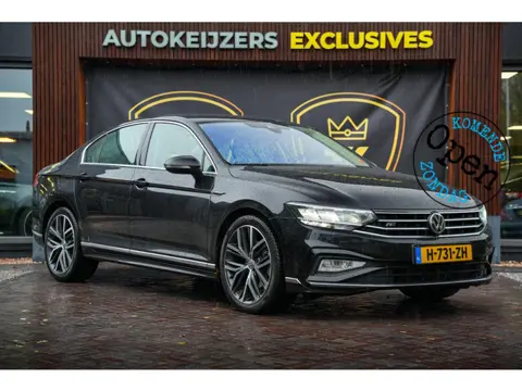 Volkswagen Passat 1.5 TSI Elegance Business R Leer Navi