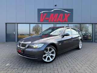 BMW 325i Touring AUT Xenon Panorama Navi Prof ½Leder Cruise