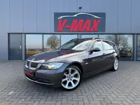 BMW 325i Touring AUT Xenon Panorama Navi Prof ½Leder Cruise