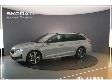 Skoda Octavia Combi Sportline Tour 1.5 eTSI 150pk DSG Automaat Trekhaak, Adaptive cruise control, El