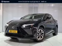 Lexus RZ 450e Comfort Line 71 kWh | 4WD| NIEUW | 17% bijtelling | Dodehoek detectie | Stoelverwarmin