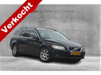 Volvo V70 2.5T Momentum Nederlandse auto 5 cilinder met oa leren bekleding navigatie pdc trekhaak cv