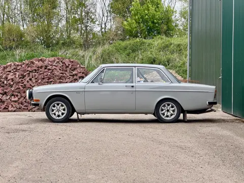 Volvo 142 S