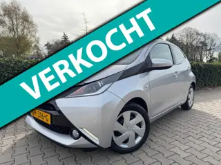 Toyota Aygo 1.0 VVT-i x-play Automaat , 44.198km N.A.P , 5 Deurs , Airco / Camera - Multimedia / Ele