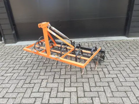CULTIVATOR met verkruimelrol 140cm