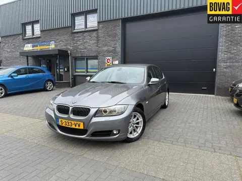 BMW 3-serie 325i High Executive | 1E EIGENAAR | 12MND GARANTIE | XENON | LEDER | CLIMA | STOELVERW. 