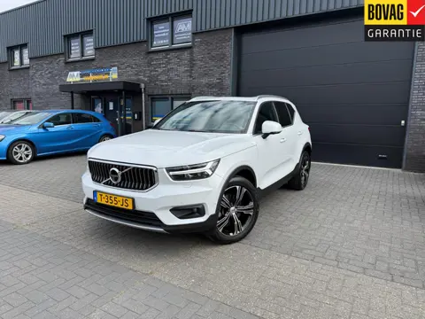 Volvo XC40 2.0 T4 R-Design | 1E EIGENAAR | 12MND GARANTIE | AUTOMAAT | LED | DAB | PANO | CRUISE | T
