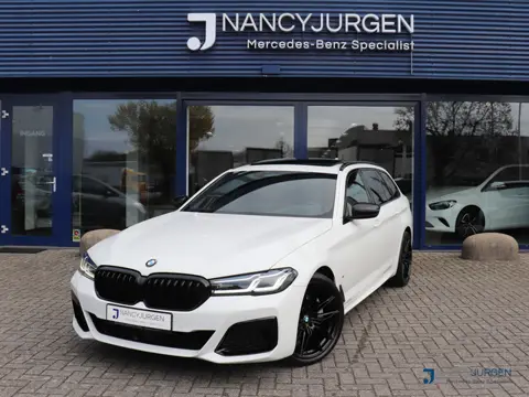 BMW 5 Serie Touring 530i xDrive | M-Sport | Pano | Luchtvering | 4 Wiel Besturing | Leer | Ambiente 