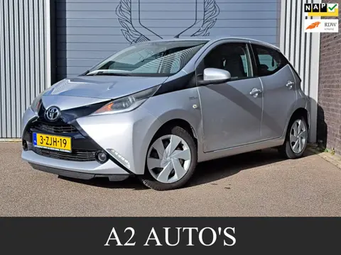 Toyota Aygo 1.0 VVT-i x-play Airco|Camera|Nap