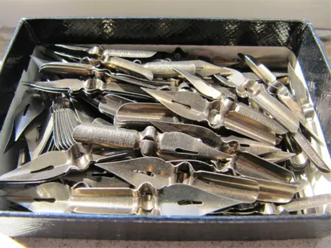 Kroontjes voor een kroontjespen van Perry &amp; Co