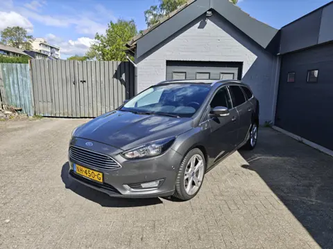 Ford Focus Wagon 1.5 Titanium,Cruise control,Navi,Climate control,Stuurverwarming,Parking system
