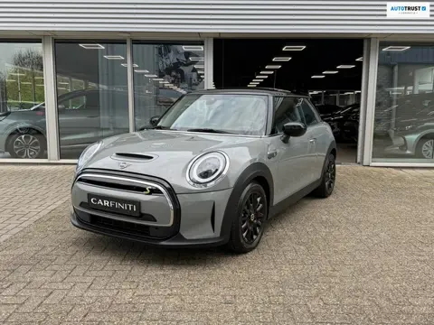 Mini Mini Electric MINI Electric 33 kWh 184 Pk | Navigatie | Cruise | Clima | 16".