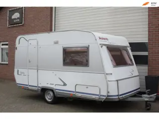 Dethleffs RF3 Eind Keuken, Voortent, Luifel, kachel, Vast Toilet, 2 Persoons. Nette en Harde Caravan