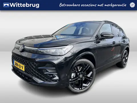 Volkswagen Tiguan 1.5 eHybrid R-Line Edition DSG Automaat Trekhaak inklapbaar / Panoramaschuif-kante
